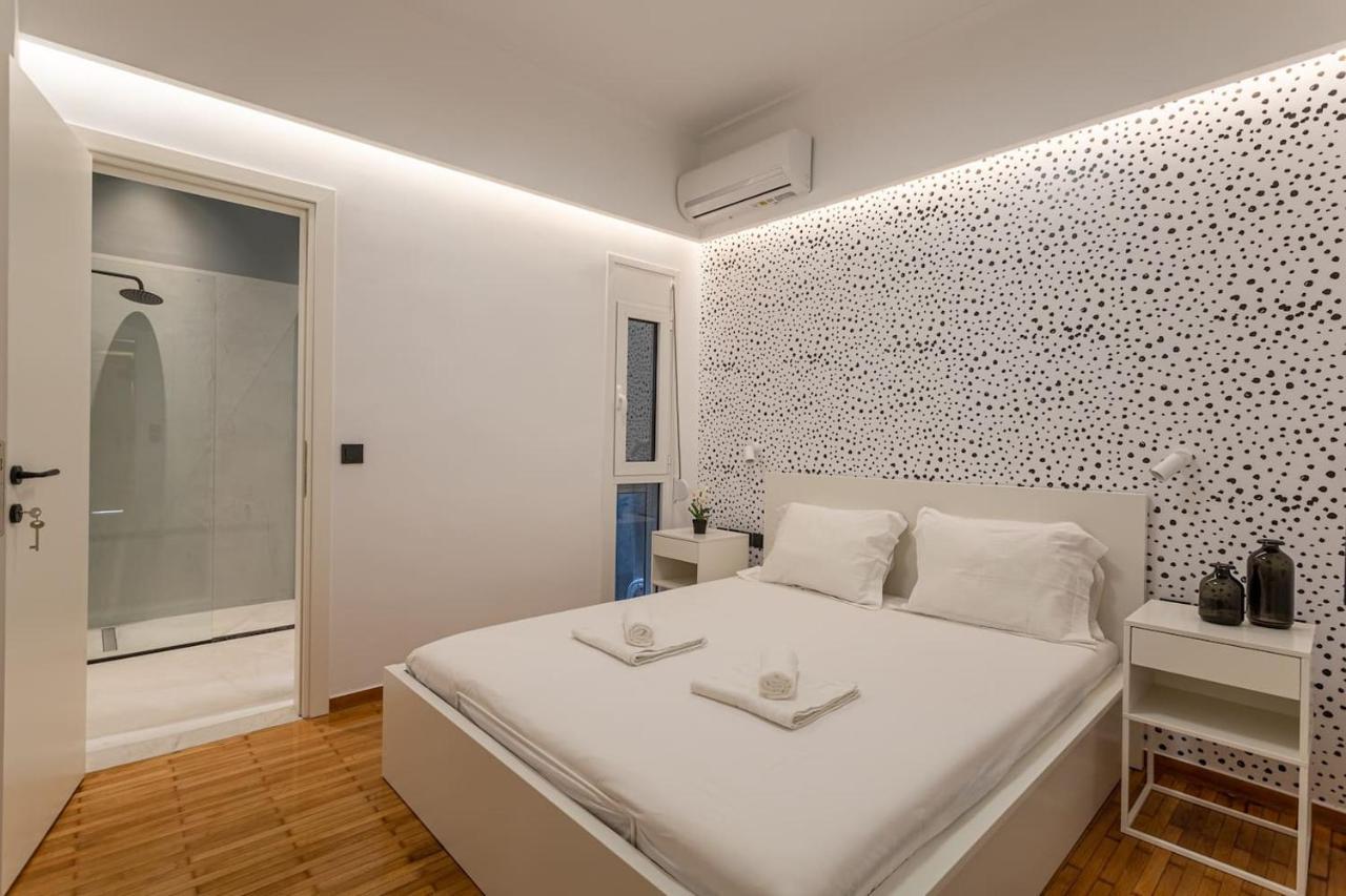 דירות אתונה Luxury Penthouse On Akadimias With 2 Bed & 2 Bath מראה חיצוני תמונה
